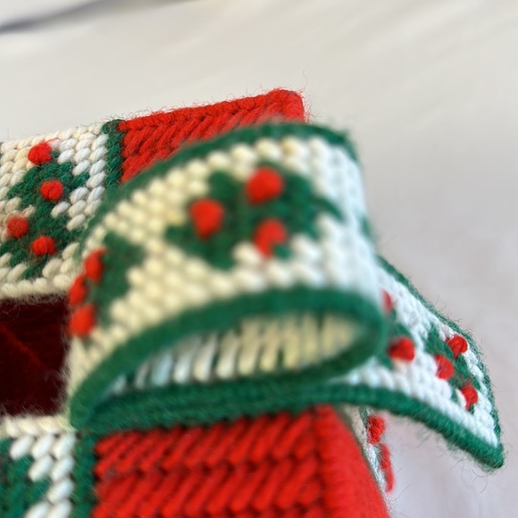 Christmas Tissue Box Cover Plastic Kit Completed Christmas Present Holly Bow - Picture 8 of 9